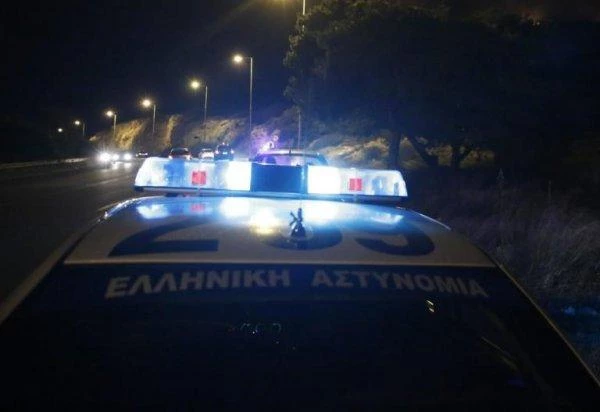 Θρίλερ στην Αχαρνών: Εντοπίστηκε σορός 65χρονου σε αποσύνθεση μέσα σε διαμέρισμα